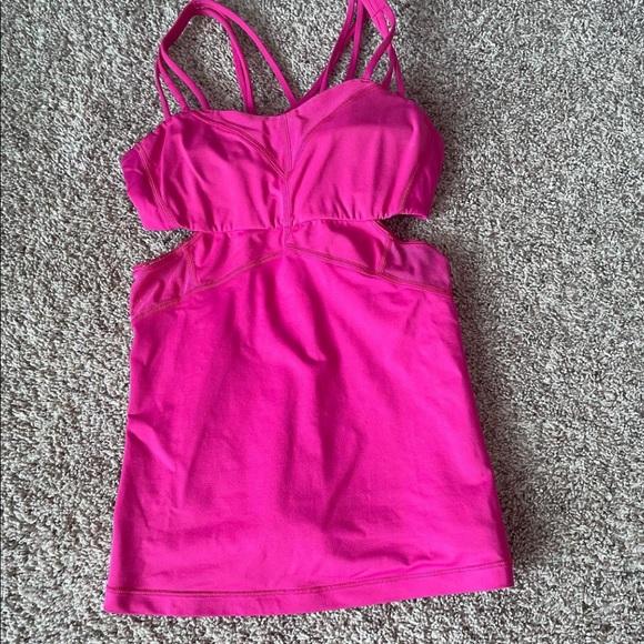 Lululemon workout tank - Picture 1 of 2